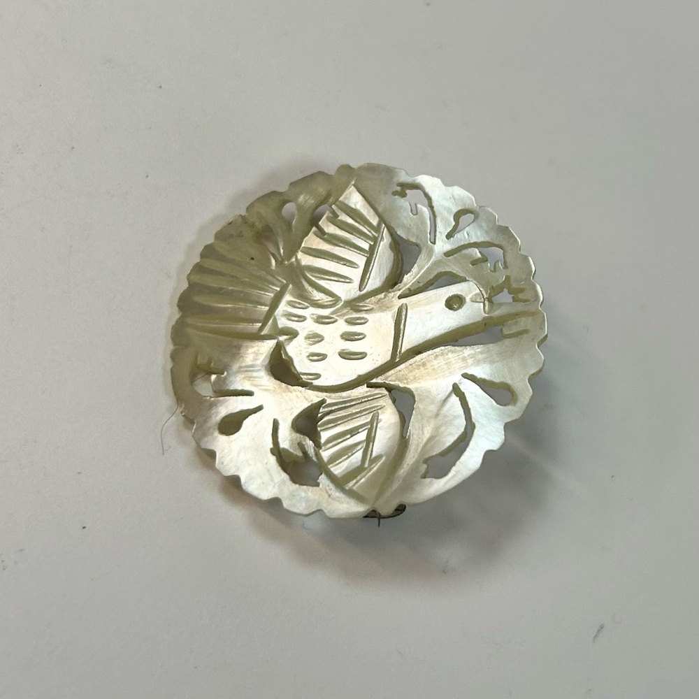 Vintage Hand Craves MOP Bird Partridge Mother of Pearl Brooch Pin - Picture 3 of 6